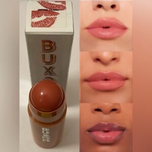 Buxom Power-Full Plump Lip Balm INNER GLOW
Lightly Swatched *